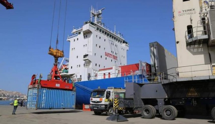 نواكشوط تستقبل أول سفينة ضمن الخط البحري بين موريتانيا والجزائر
