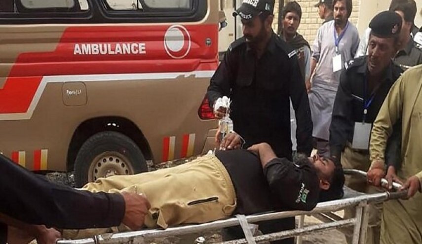 انفجار بمب در پاکستان/ ۱۴ نفر کشته و زخمی شدند