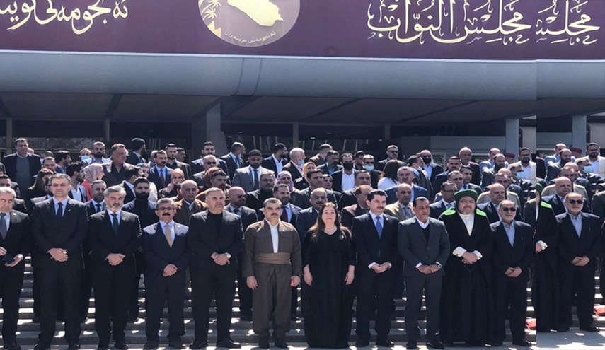 البرلمان العراقي ينظم وقفة حداد استذكارا لمجزرة حلبجة (صور)