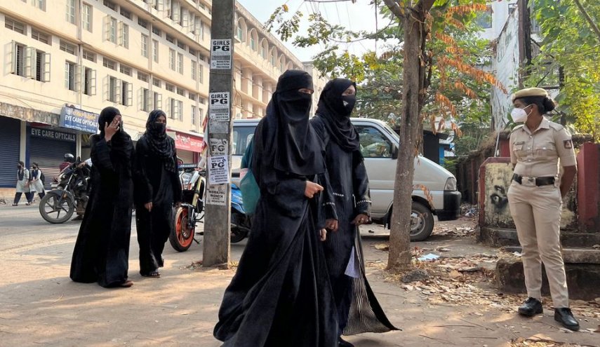 تندروهای هندو پس از حکم دادگاه به دنبال ممنوعیت گسترده تر حجاب در کلاس‌ها هستند