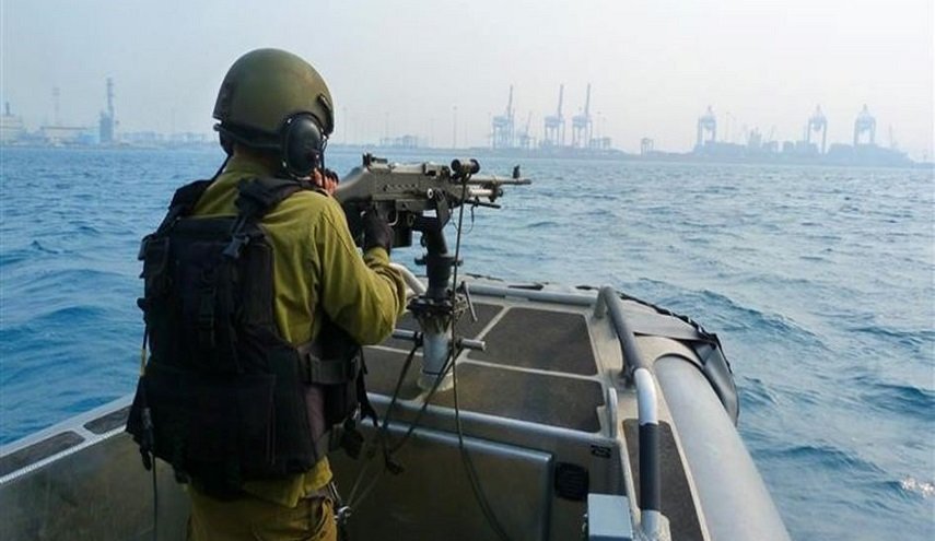 زوارق الاحتلال تطلق النار تجاه الصيادين في بحر غزة

