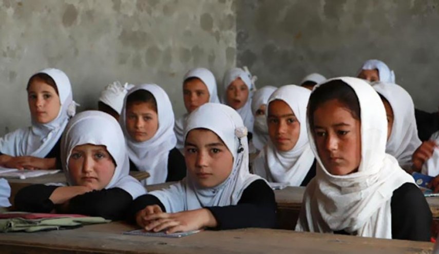 طالبان تغلق مدارس البنات الثانوية والأمم المتحدة تنتقد