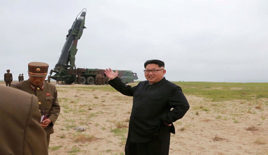 كيم جونغ أون أمر باختبار نوع جديد من الصواريخ العابرة للقارات

