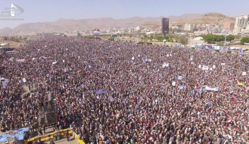 یمنی‌ها برای برگزاری مراسم بزرگداشت 
