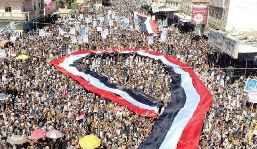 مسيرات ضخمة تعم المحافظات اليمنية احياء لليوم الوطني للصمود