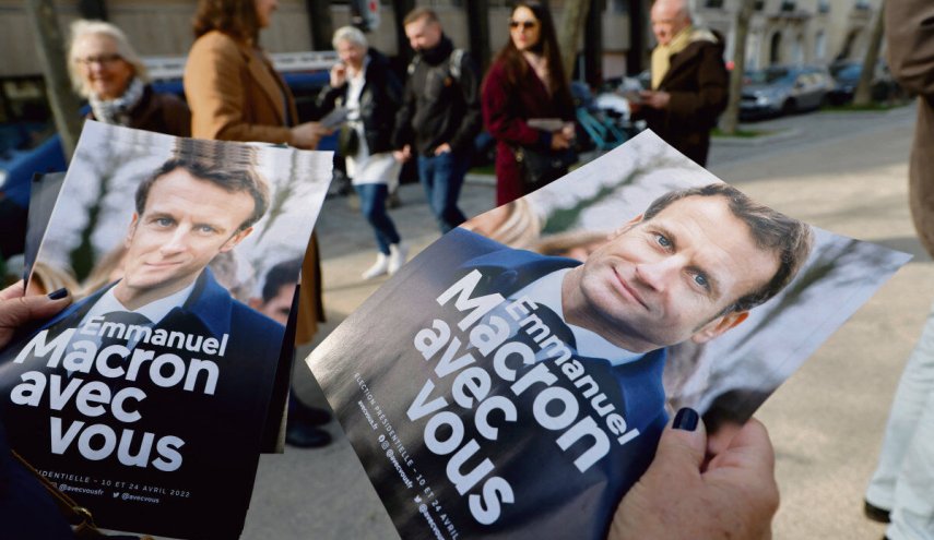 کاهش فاصله مکرون با رقبا در تازه‌ترین نظرسنجی انتخابات فرانسه