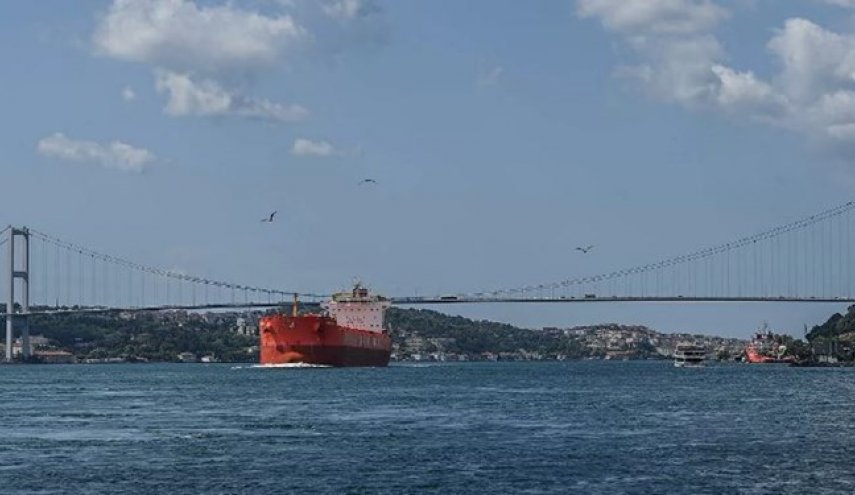 ترکیه خواستار عدم تردد کشتی‌ها در تنگه بسفر شد
