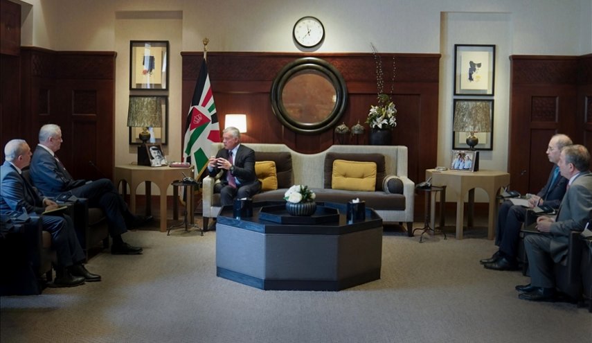 الملك الأردني يبحث 'التهدئة الشاملة' في القدس مع وزير الحرب الإسرائيلي