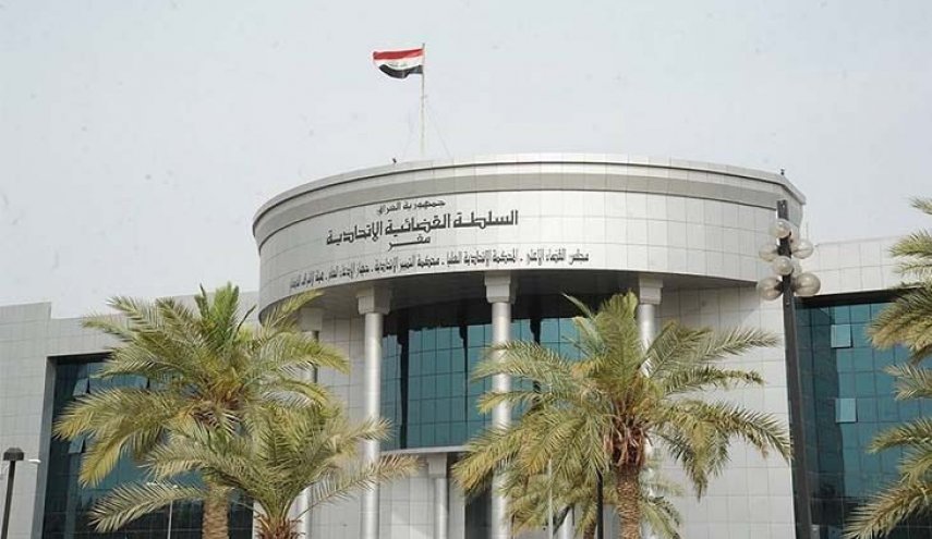 التحقيق مع وزير عراقي أسبق لإهداره المال العام