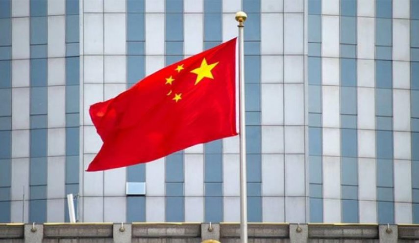 الصين تقرر فرض قيود تأشيرة علی عدد من المسؤولين الأمريكيين