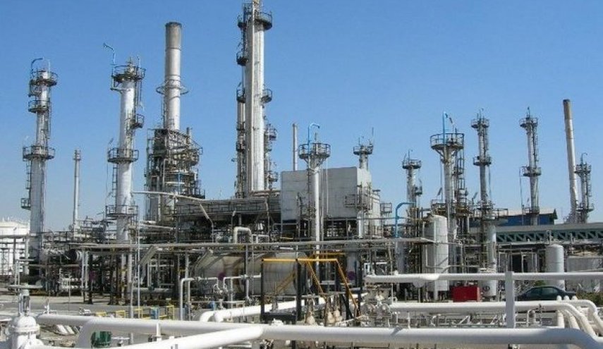 تصدير أول شحنة من المنتجات النفطية من مصفاة قشم جنوب ايران
