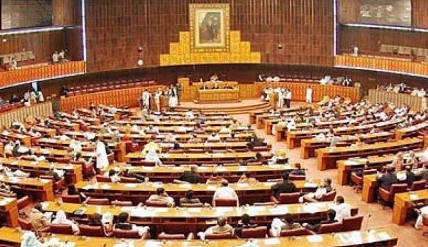 تصمیم حزب عمران‌خان برای استعفای جمعی در پارلمان پاکستان