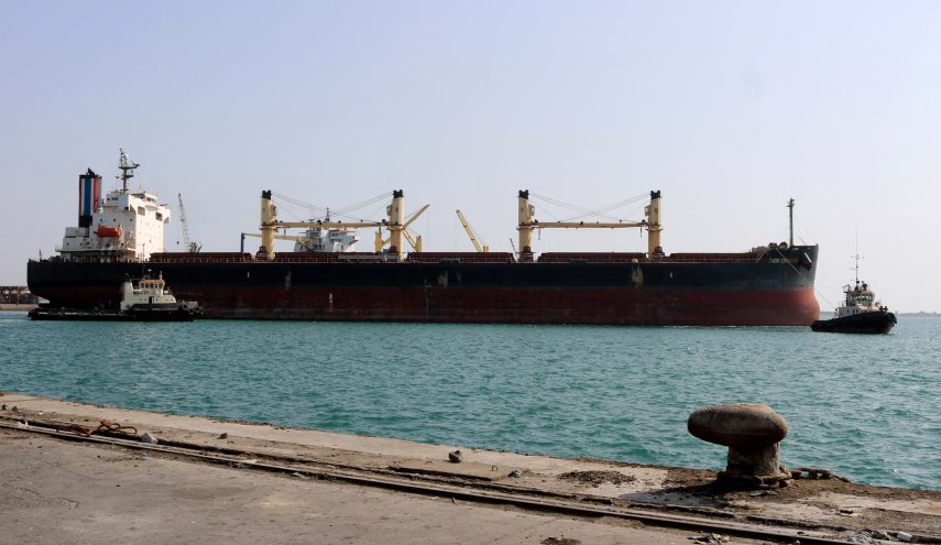 النفط اليمنية: تحالف العدوان يحتجز سفينة ديزل جديدة