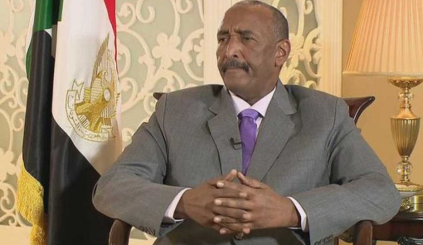 رئيس الانتقالي بالسودان يتسلم رسالة من رئيس إريتريا تتعلق بالعلاقات الثنائية