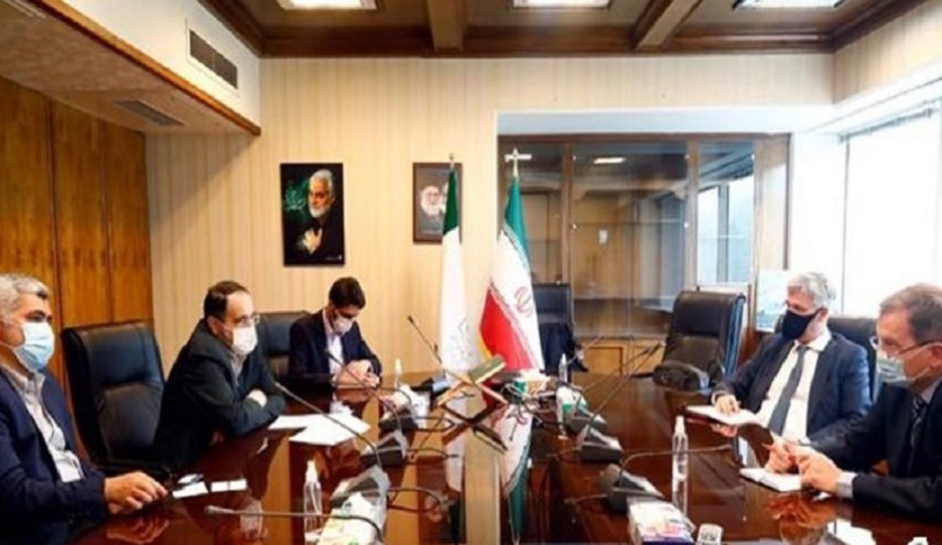 ایران والمجر تتباحثان حول توطيد التعاون العلمي والاكاديمي

