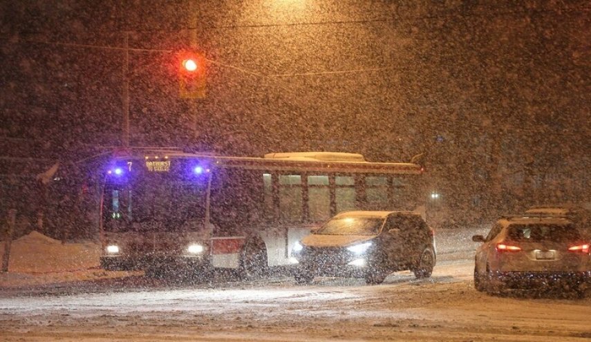وسائل إعلام كندية: عاصفة ثلجية قوية تضرب وسط البلاد