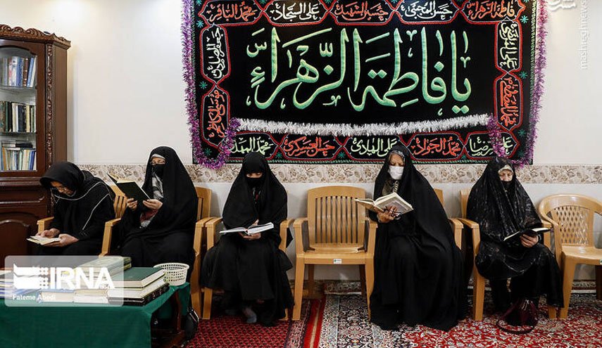 محفل الأنس بالقرآن الكريم في البيوت الايرانية