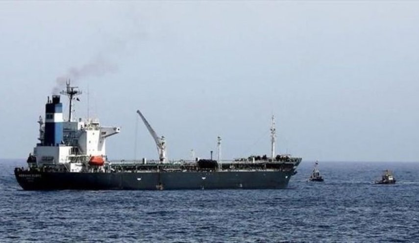 شركة النفط اليمنية: العدوان السعودي يحتجز سفينة إسعافية رغم حصولها على تصريح أممي