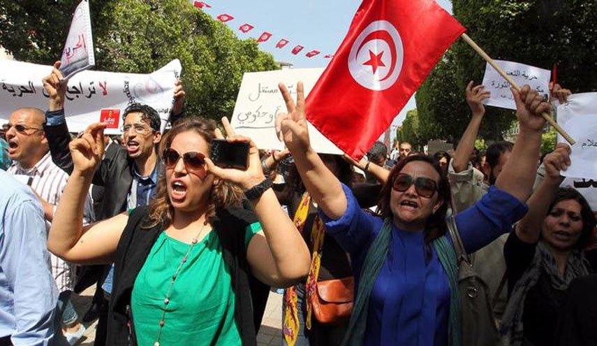 الإفراج عن صحفية اعتُقلت بسبب انتقادها للشرطة في تونس