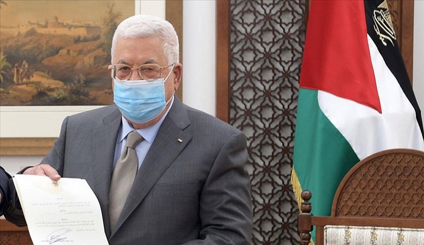 محمود عباس يجري اتصالات دولية بشأن أحداث الأقصى 
