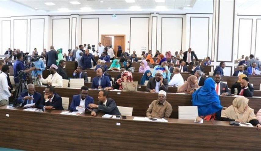 'الشباب' الإرهابية تقصف البرلمان الصومالي في أولى جلساته