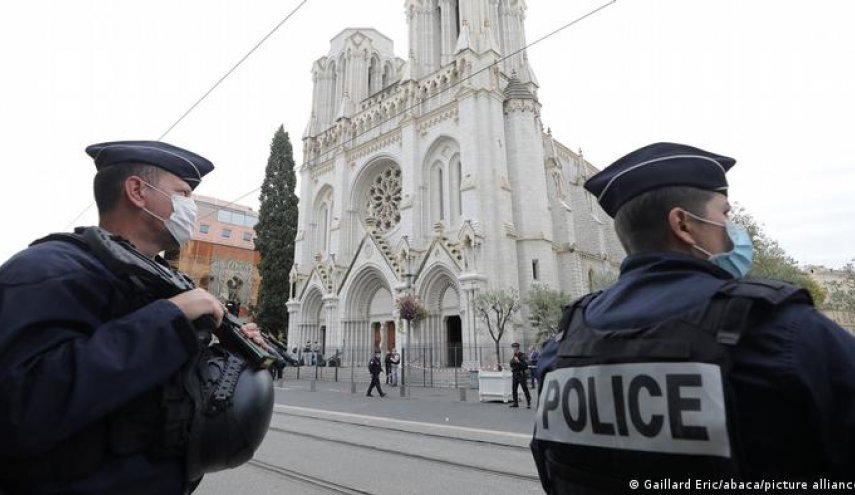فرنسا.. إصابة قس جراء هجوم بسكين داخل كنيسة في نيس - قناة العالم الاخبارية