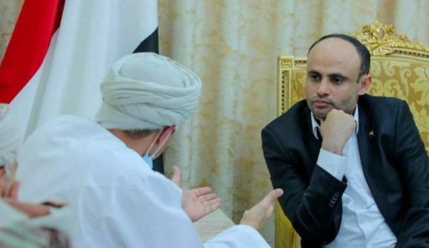 رایزنی رئیس شورای عالی سیاسی یمن با هیئت عمانی در باره فرایند سیاسی و آتش بس 