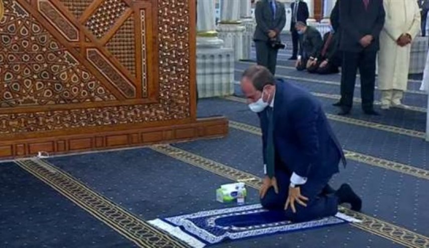 الرئيس المصري يفتتح مسجد الحسين بعد اعمال التجديد
