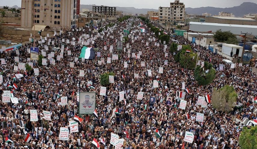 مردم یمن با راهپیمایی گسترده روز قدس را احیا می کنند+ عکس
