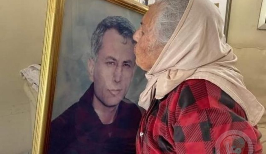 وفاة والدة عميد الاسرى كريم يونس قبل أشهر من الإفراج عنه