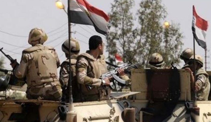 ۱۶ نظامی مصری در شرق کانال سوئز کشته و زخمی‌شدند
