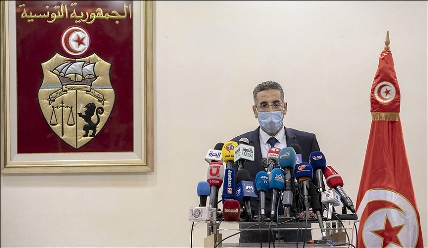 تونس.. وزير الداخلية يتهم شخصيات وطنية وسياسية بـ