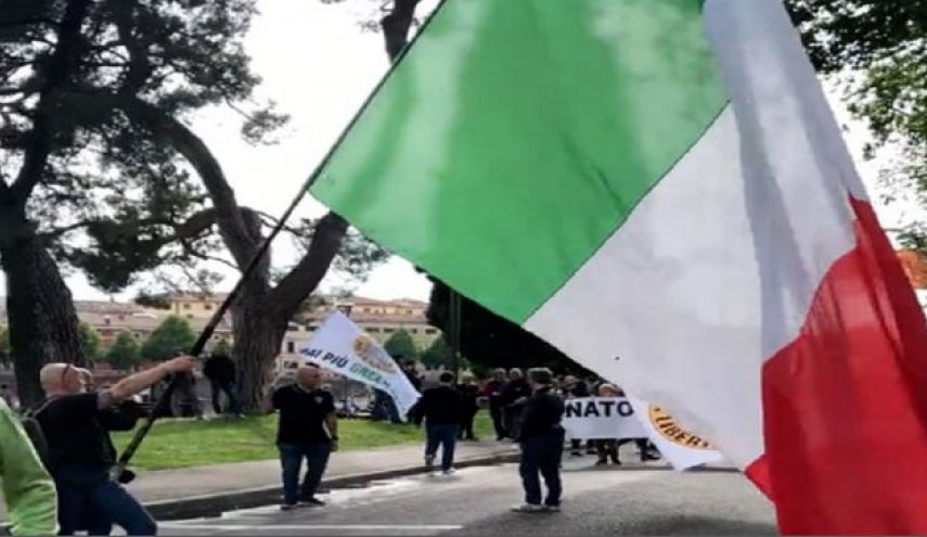 الإيطاليون يطالبون بخروج الناتو من أوروبا