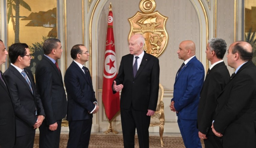تونس.. سعيّد يرفض حضور مراقبين أجانب في الانتخابات