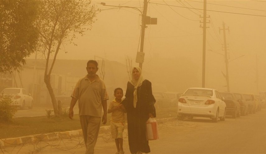 تسجيل 4 الاف حالة الاختناق جراء عاصفة ترابية ضربت العراق 