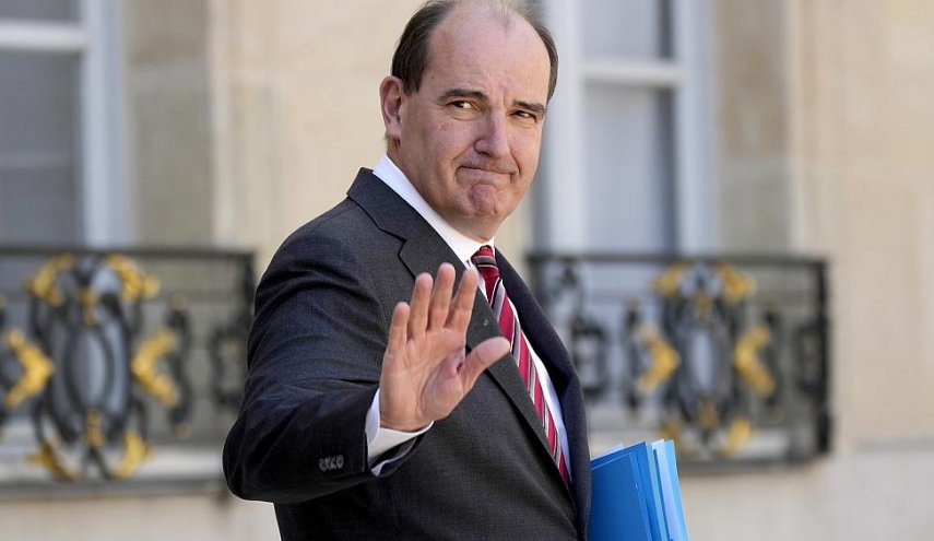 ماكرون يقبل استقالة رئيس الوزراء الفرنسي ويختار بورن بدلا منه