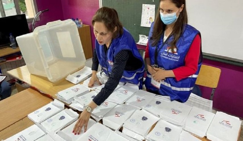 الاخبار.. التصويت الطائفي يسيطر على الانتخابات