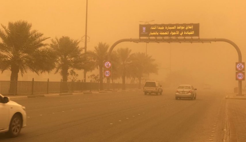 عاصفة ترابية تضرب السعودية والسلطات تحذر