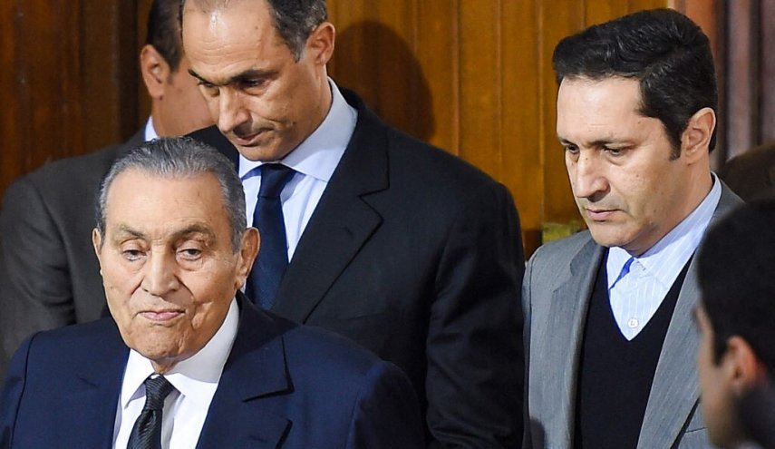 أسرة حسني مبارك تصدر بيانا بشأن الإجراءات القضائية الدولية بحقها