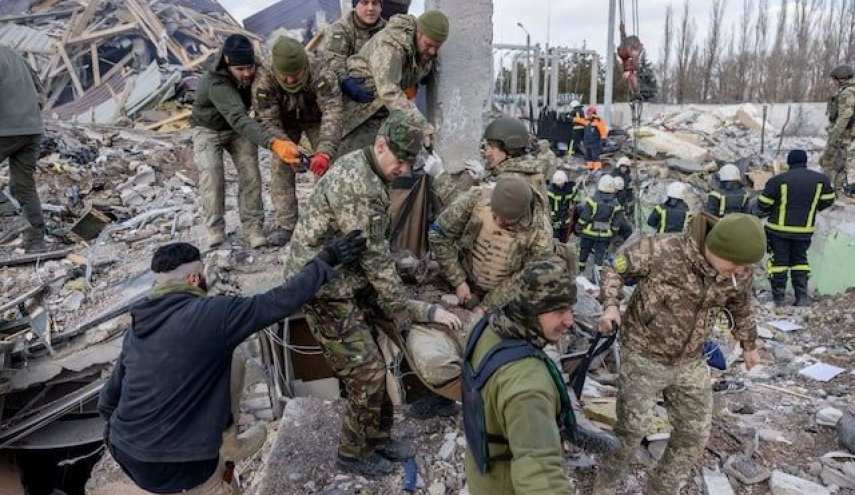 جمهورية دونيتسك ..استسلام أكثر من نصف المسلحين الأوكرانيين في 