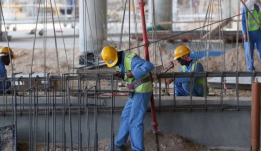 العفو الدولية تطالب الفيفا بدفع تعويضات للعمال الاجانب في قطر