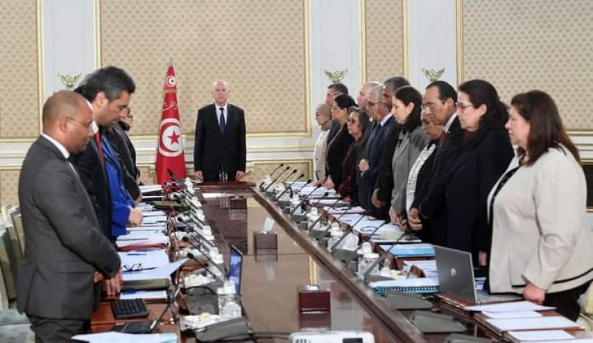 تونس: قيس سعيد يريد استفتاء حتى لو صوتت عليه أقلية