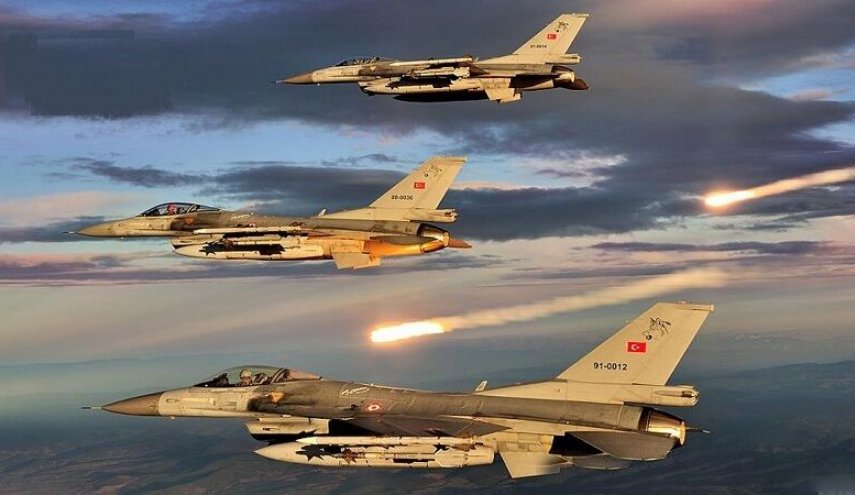 ارتش ترکیه شمال عراق و سوریه را بمباران کرد

