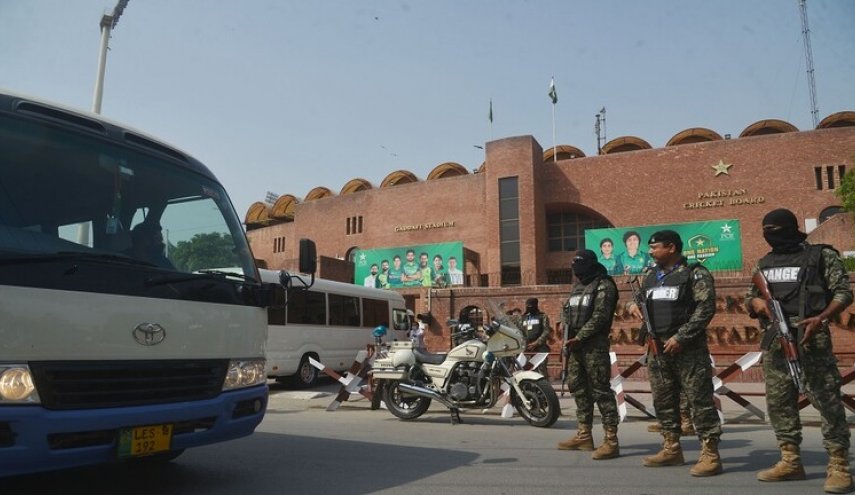 الحكومة الباكستانية تسمح بنشر الجيش في المنطقة الحمراء بإسلام آباد  