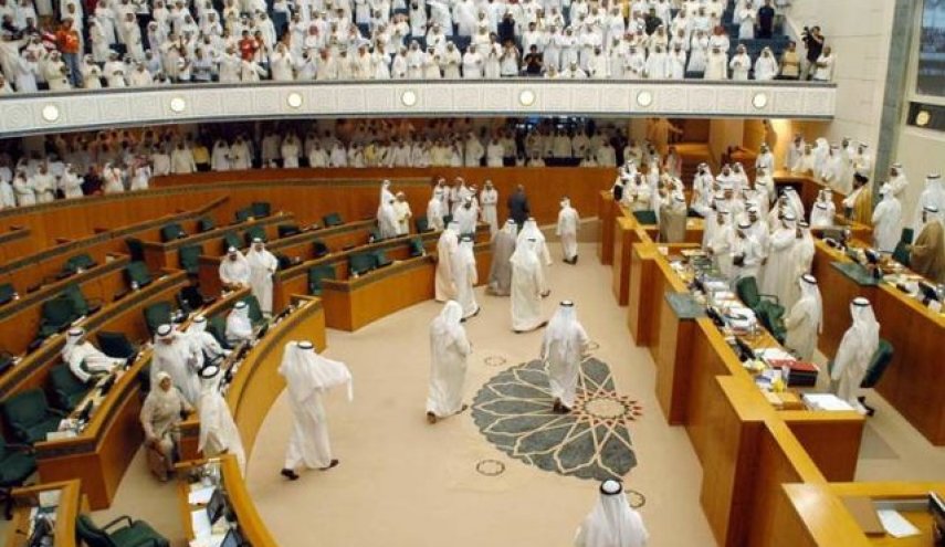 تظاهرات کویتی‌ها در اعتراض به بن بست سیاسی
