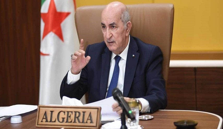 الرئيس الجزائري يعرض تقريرا يؤكد على مكافحة الإرهاب في إفريقيا
