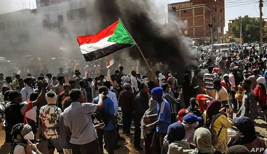 الحراك مستمر.. قتيلان باحتجاجات في السودان
