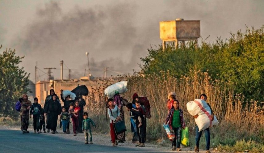 القصف التركي يهجر أكثر من 130 أسرة سورية من ناحية أبو راسين بالحسكة
