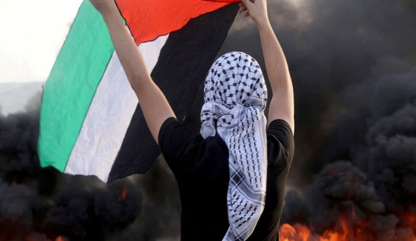 حماس: علم فلسطين سيبقى رمزاً لوحدتنا وراية عودتنا لديارنا