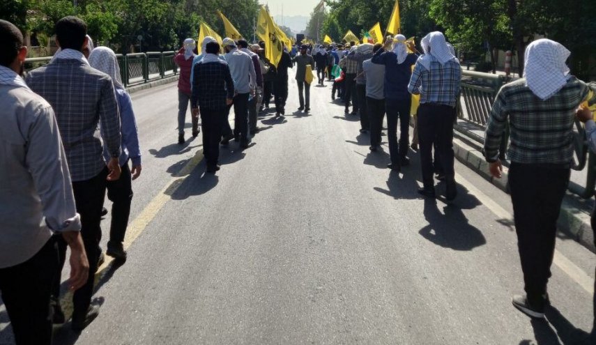 پیاده‌ روی دانشجویان سراسر کشور از دانشگاه تهران تا حرم امام(ره)